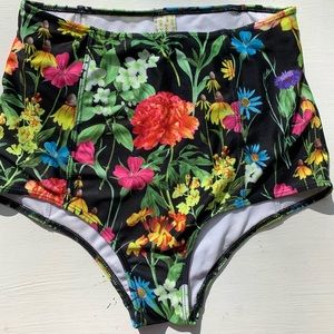 Kortni jeane floral swim bottoms size small